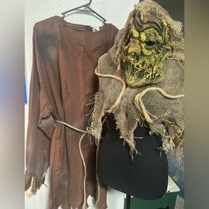 Spirit Halloween,Scary Scarecrow costume PLUS Makeup Kit w/Black/Brn Face Paint